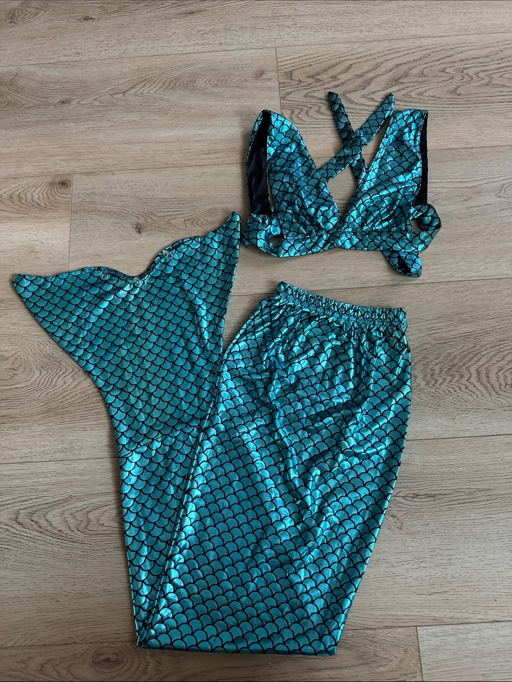 Mermaid Scale Two-Piece Set - Teal size 150 / 10-12 years